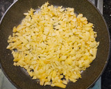 Foto del paso 2 de la receta: Rollitos de papel de arroz dulce con manzana y canela