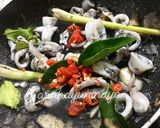 Foto langkah ke 4 dari resep Cumi Bumbu Tinta Hitam.