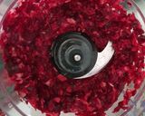 Foto del paso 2 de la receta: Budín sin azúcar añadido, de remolacha y frutas