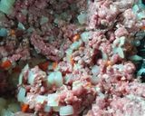 Foto del paso 2 de la receta: Empanadas criolla de carne picada jugosa y riquísima 😋 🥟