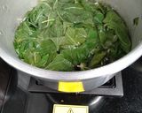 Foto langkah ke 1 dari resep Bobor Daun Singkong.