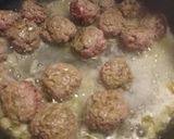 A picture of step 3 of Polpette e melanzane a funghetto.