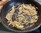 Une image de l'étape 5 de Nouilles de riz sautées aux légumes et épices.