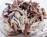 Foto langkah ke 3 dari resep 🍂Tongkol Suwir Bumbu Iris.