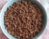 Foto del passaggio 15 della ricetta Sbriciolata al cioccolato e pere con confettura di pere e cacao