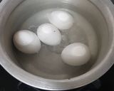 A picture of step 1 of Egg Masala.