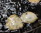 A picture of step 7 of Methi mathri.