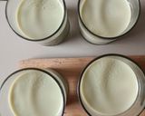 Foto langkah ke 3 dari resep Matcha Panna Cotta with Strawberry Compote.