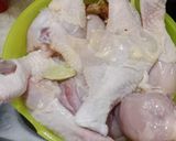 Foto langkah ke 1 dari resep Ayam Goreng Kremes.