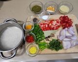 टोमॅटो राईस (Tomato Rice Recipe In Marathi) रेसिपी स्टेप 2 फोटो 
