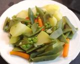 Foto del paso 3 de la receta Cocción al vapor de Patatas y Verduras con Merluza confitada