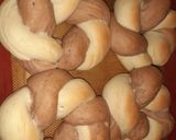 Foto del paso 7 de la receta: Aros de pan bicolor