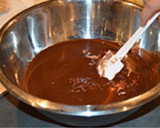Foto del paso 2 de la receta: Pastelito de chocolate vegano con helado de plátano natural