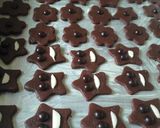 Foto langkah ke 5 dari resep Eggless Chocolate Cookies.
