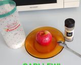 Foto del paso 1 de la receta: CAFE CON LECHE, 1 REBANADA DE PAN CON ACEITE Y MANZANA