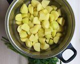 Sajttal - sonkával - uborkával töltött sertéstekercs recept fázis 5 fotója
