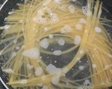 Foto langkah ke 2 dari resep Spaghetti Carbonara Simple.