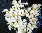 Foto del paso 1 de la receta: Salteado de patatas champiñones y criollo