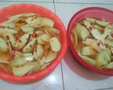 Foto langkah ke 3 dari resep Asinan mangga muda.