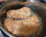 Foto del paso 4 de la receta: Empanadas de Jurel y Pimentones Rojos 🥟