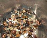 Foto del paso 3 de la receta: Caracoles en salsa de tomate