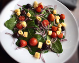Foto del paso 4 de la receta: Ensalada de espinaca y olivas negras