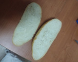 Foto del paso 3 de la receta: Bocadillo de tortilla al microondas con jamón, queso y tomate