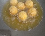 Foto langkah ke 6 dari resep Bola2 nasi aka kroket nasi crispy.