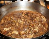 Foto del paso 3 de la receta: MUSLOS DE POLLO A LA CAZADORA (CHASSEUR), FRANCÉS. JON STYLE