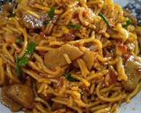 Foto langkah ke 3 dari resep Mie kuning basah goreng.