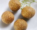 A picture of step 3 of Instant Sattu ke Ladoo.