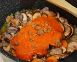 Foto del paso 4 de la receta: Ternera guisada con champiñones y zanahorias
