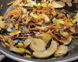 Foto del paso 1 de la receta: Noodles de arroz con verduras 🌱