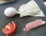 狗狗鮮食～雙層豬肉蛋漢堡（烤肉食材再利用）的食譜步驟1照片