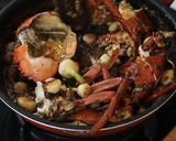 Foto langkah ke 8 dari resep Garlic Butter Crab.