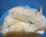 Foto langkah ke 3 dari resep Kripik Singkong Asam Manis.