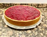 Foto del paso 7 de la receta: Tarta de yogur con mermelada de frambuesas
