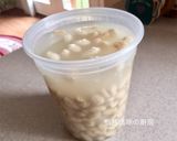 A picture of step 2 of Soy Milk Jelly with Peanut Soup.