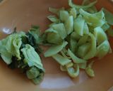 Foto langkah ke 4 dari resep Sup tulang muda bb sayur asin.
