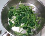 不會澀澀的蒜炒菠菜的食譜步驟3照片