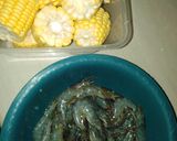 Foto langkah ke 1 dari resep Udang jagung pedas asam manis saus padang.