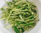 Hình bước làm 1 của món Gỏi Sứa Rau Muống