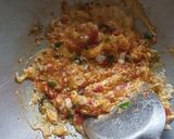 Foto langkah ke 4 dari resep Mie goreng sambal tumis telur.
