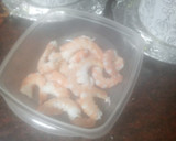 Foto del paso 1 de la receta: Bombones de langostinos crujientes con alioli express