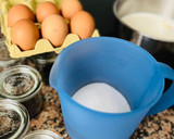 Foto del paso 1 de la receta: Flan de huevo a baja temperatura 🍳 🍮