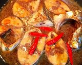 Hình bước làm 2 của món Cá Ngừ Kho Nước Dừa