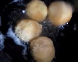 A picture of step 3 of Potato Cheese Balls.