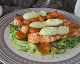 Foto del paso 4 de la receta: Salmón con espaguetis de calabacín y salsa de yogur - en freidora de aire-