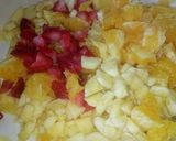 Foto del paso 1 de la receta: Ensalada de frutas🍎🍊🍓🍑🍌🍍