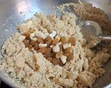 A picture of step 2 of Semolina halwa with banana.